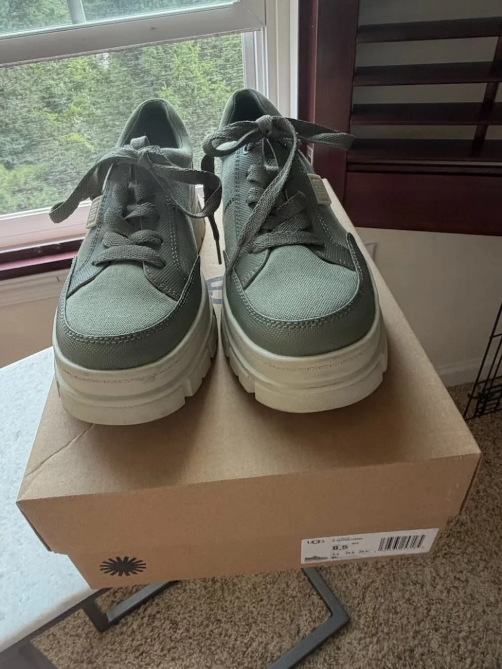 The UGG Ashton Hybrid in Moss Green